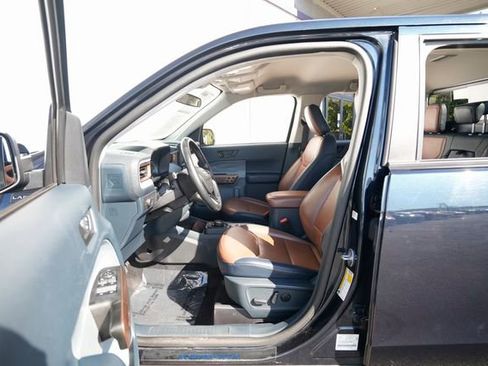 Used 2022 Ford Maverick Lariat w/ Lariat Luxury Package image 16