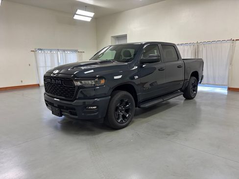New 2026 RAM 1500 Express AWD/4WD image 4