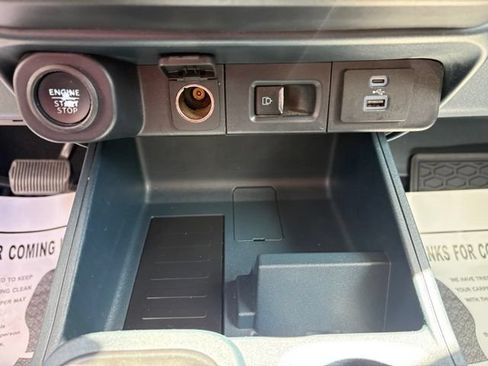 Used 2022 Ford Maverick Lariat w/ Lariat Luxury Package FWD image 23