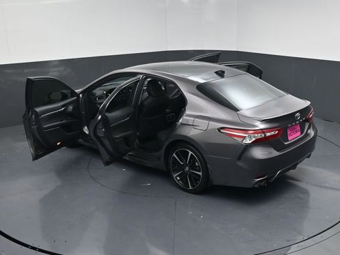 Used 2019 Toyota Camry XSE image 21