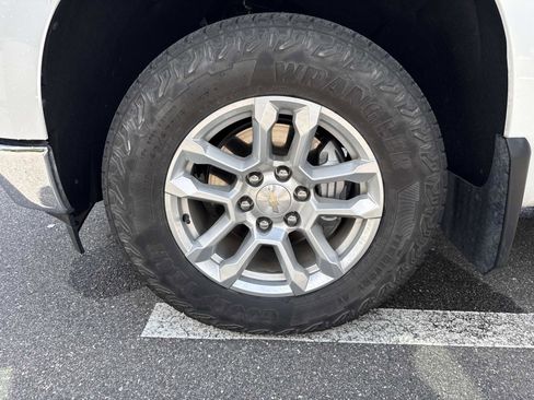Used 2023 Chevrolet Silverado 1500 LT RWD image 33
