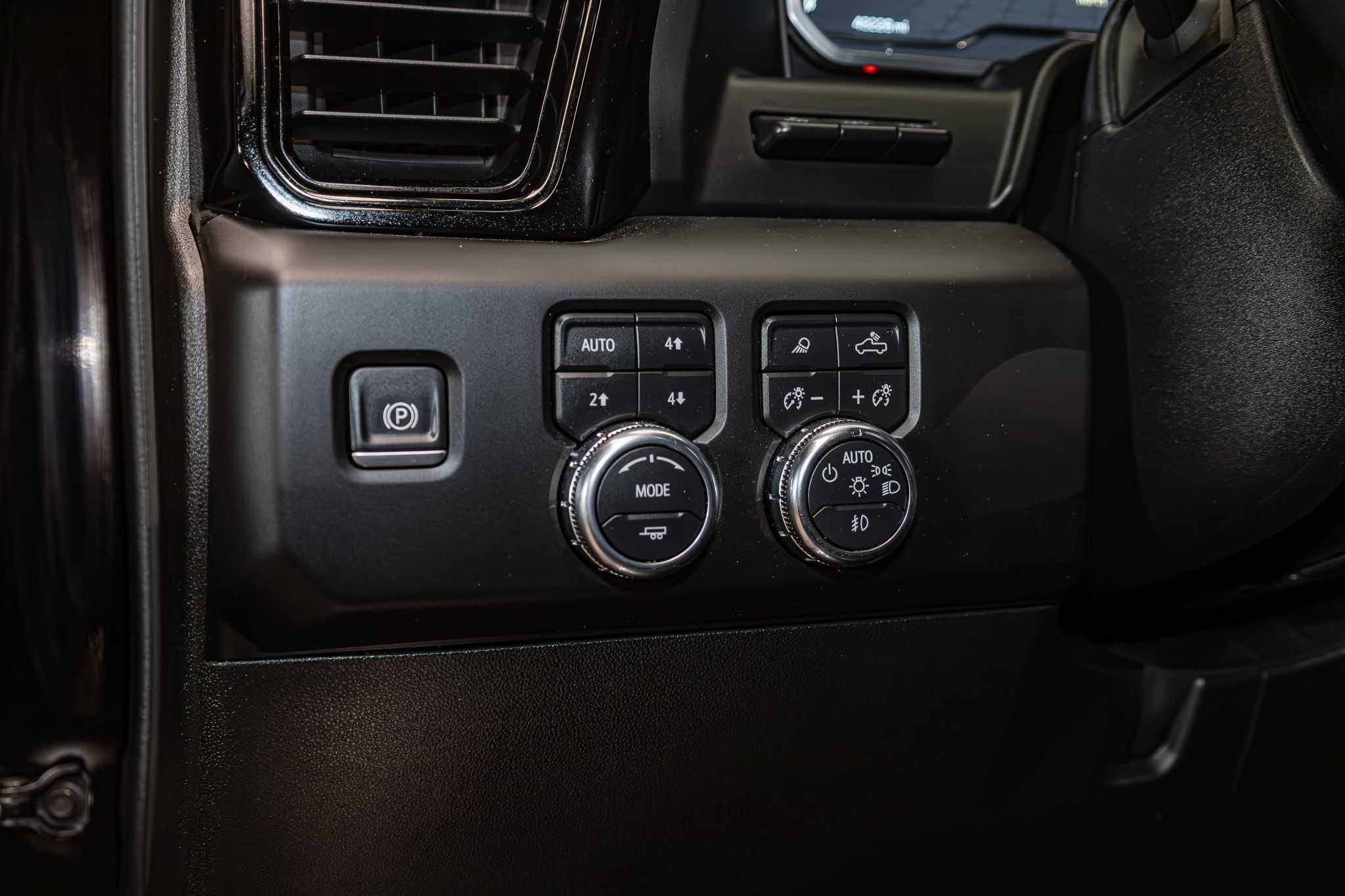 Used 2024 GMC Sierra 2500 AT4 w/ AT4 Premium Plus Package AWD/4WD image 20