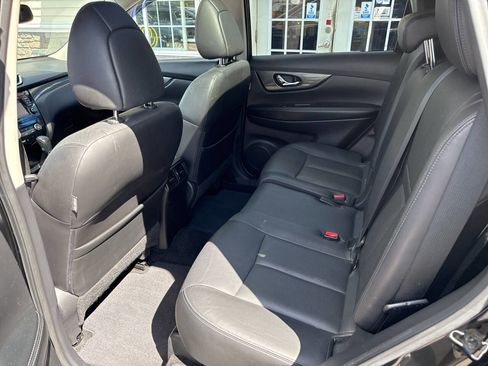 Used 2015 Nissan Rogue SL w/ SL Premium Package image 16