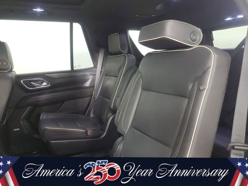 Used 2023 GMC Yukon SLT AWD/4WD image 14