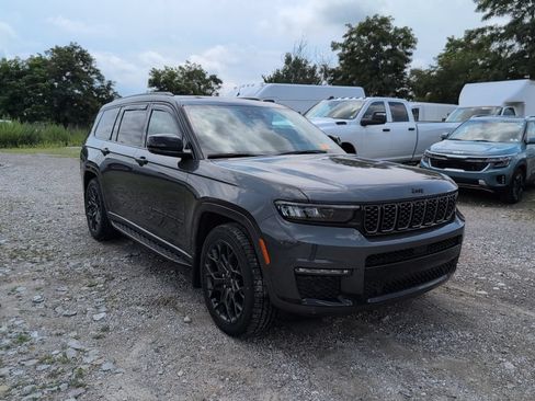 Used 2024 Jeep Grand Cherokee L Summit w/ High Altitude Package AWD/4WD image 1