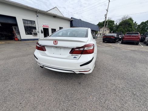 Used 2017 Honda Accord Sport image 15