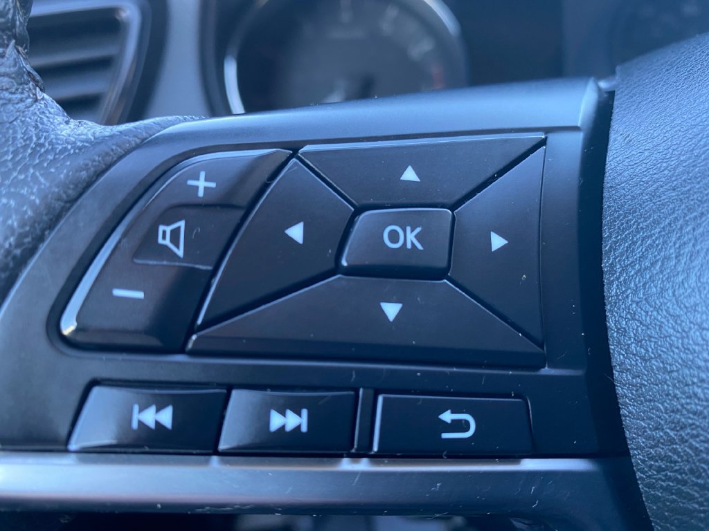 Used 2018 Nissan Rogue SV AWD/4WD image 28
