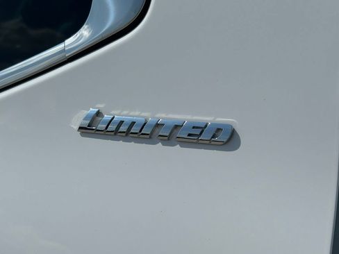 Certified 2025 Toyota Tundra Limited AWD/4WD image 15