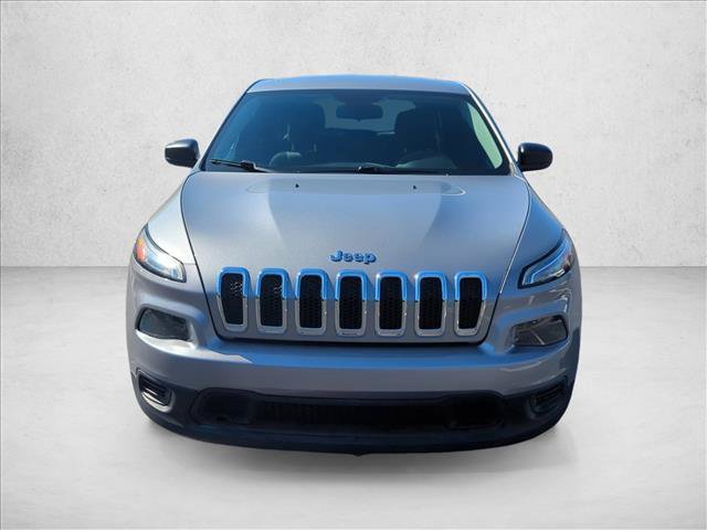 Used 2016 Jeep Cherokee Sport FWD image 2