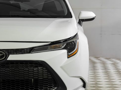 Used 2020 Toyota Corolla LE FWD image 46