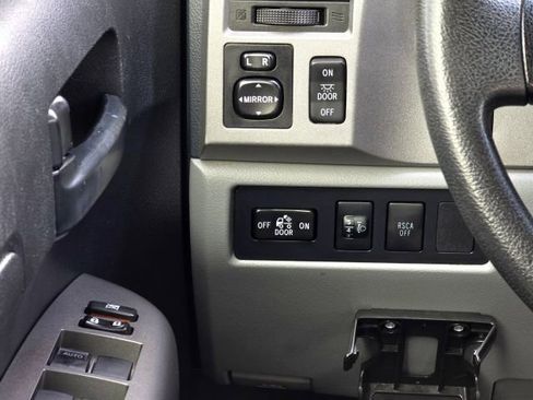 Used 2013 Toyota Tundra 4x4 Double Cab image 16