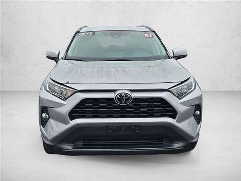 Used 2021 Toyota RAV4 XLE image 2