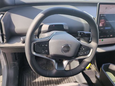 Used 2025 Volvo EX30 Ultra image 16