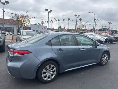 Used 2022 Toyota Corolla LE image 6