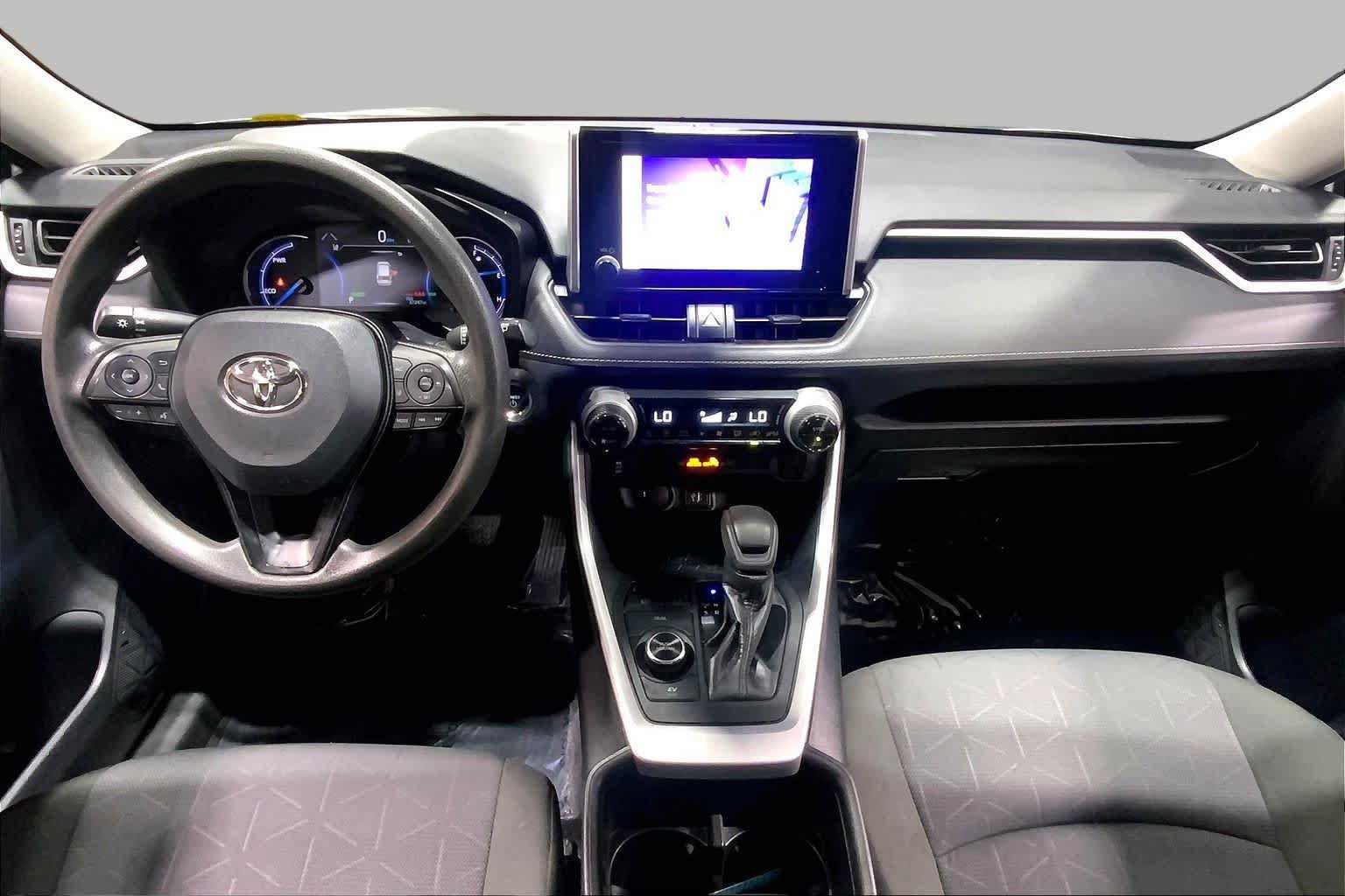 Used 2025 Toyota RAV4 XLE AWD/4WD image 16