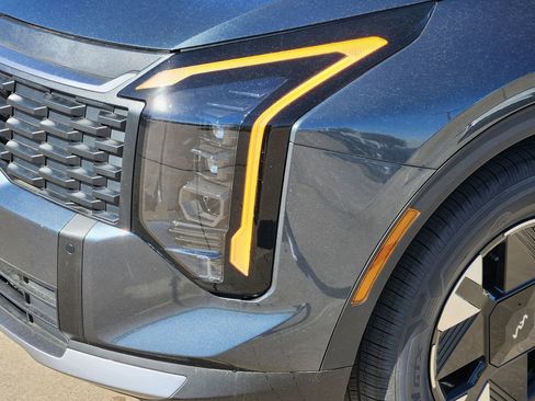 New 2026 Kia Sportage LX image 6