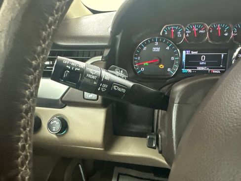 Used 2017 Chevrolet Suburban LT w/ Luxury Package AWD/4WD image 42