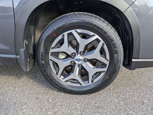 Certified 2022 Subaru Forester Premium w/ Popular Package #3 image 11