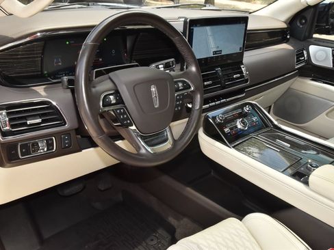 Used 2024 Lincoln Navigator Black Label AWD/4WD image 35