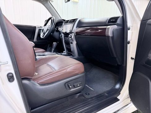 Used 2020 Toyota 4Runner Limited AWD/4WD image 36