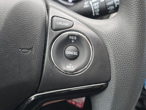 Used 2022 Honda HR-V LX image 17