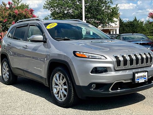 Used 2018 Jeep Cherokee Limited AWD/4WD image 11
