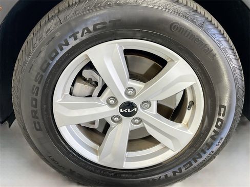 Certified 2024 Kia Sorento LX image 31