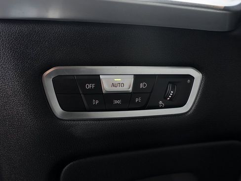 Used 2023 BMW X7 xDrive40i w/ Premium Package image 30