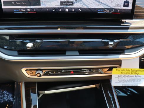 Used 2025 BMW X5 xDrive40i w/ Premium Package image 19