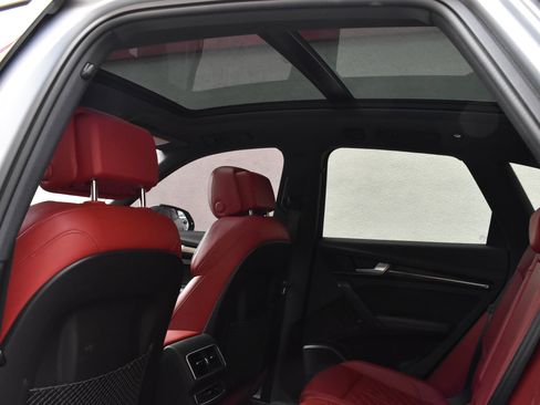 Used 2019 Audi SQ5 Prestige w/ Prestige Package image 23