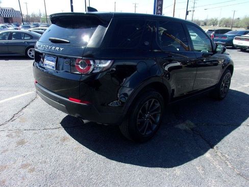 Used 2019 Land Rover Discovery Sport SE image 5