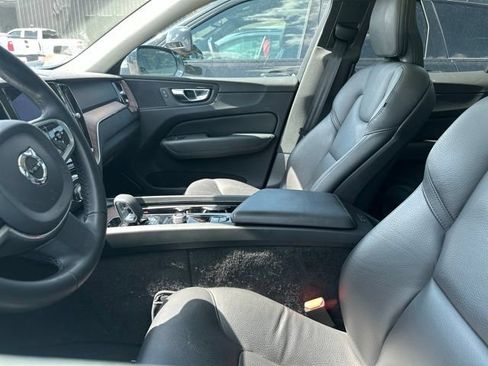 Used 2023 Volvo XC60 B5 Plus AWD/4WD image 7