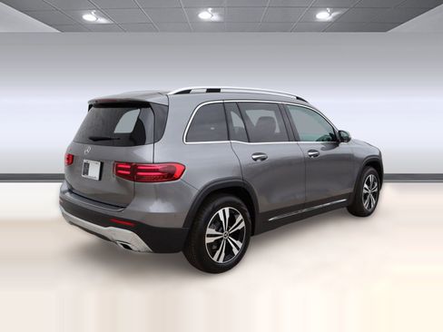 New 2025 Mercedes-Benz GLB 250 image 7