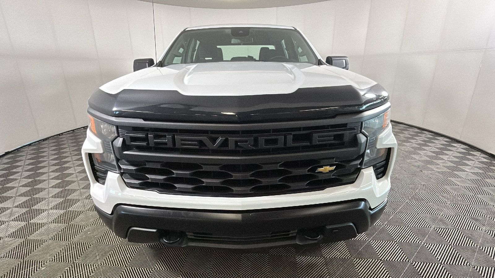 Used 2022 Chevrolet Silverado 1500 W/T w/ Trailering Package AWD/4WD image 8
