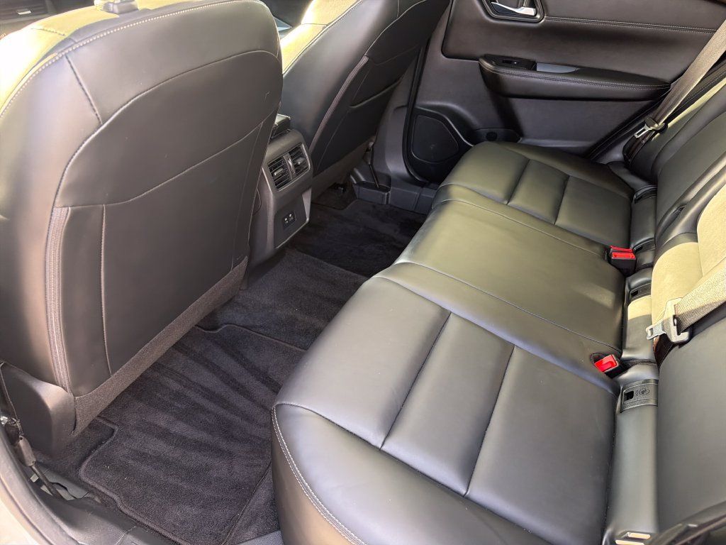 Used 2023 Nissan Rogue SV w/ SV Premium B Package AWD/4WD image 32