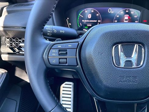 Used 2025 Honda Accord Sport image 26