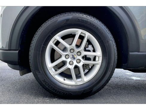 Used 2026 Ford Explorer Active AWD/4WD image 9