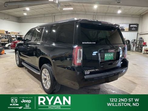 Used 2017 GMC Yukon XL SLT image 7