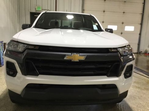 New 2024 Chevrolet Colorado LT w/ LT Convenience Package II image 6