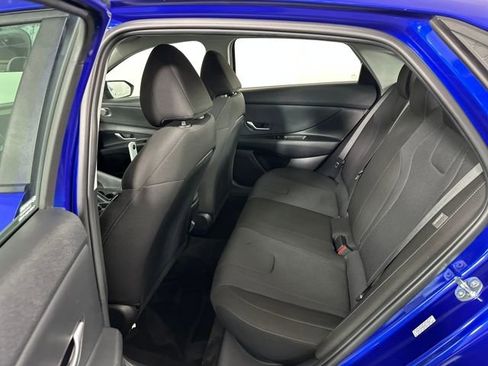 Used 2024 Hyundai Elantra SE image 25