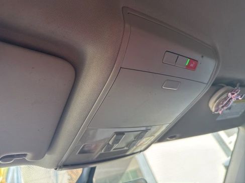 Used 2023 Volkswagen Atlas SE image 24