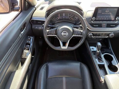 Used 2025 Nissan Altima 2.5 SR image 10