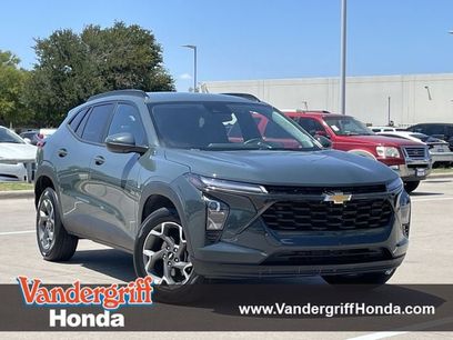 Used 2025 Chevrolet Trax LT
