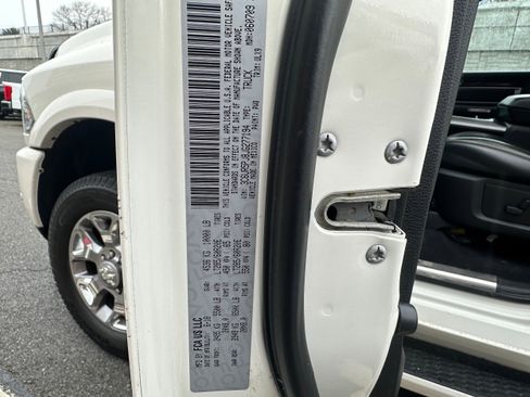 Used 2018 RAM 2500 Limited image 28