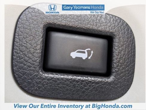 Used 2018 Nissan Rogue SV FWD image 18