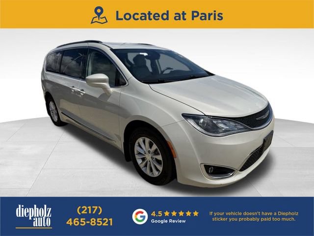 Used 2017 Chrysler Pacifica Touring-L FWD image 1