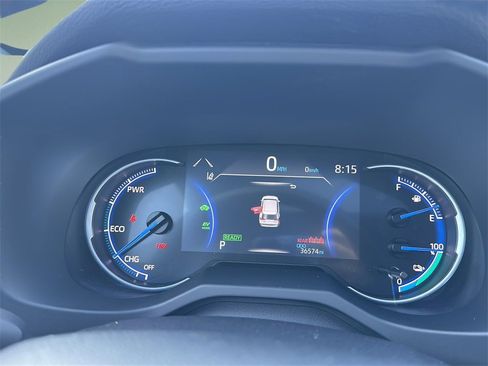 Used 2022 Toyota RAV4 SE image 9