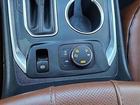 Used 2019 Chevrolet Traverse High Country AWD/4WD image 28