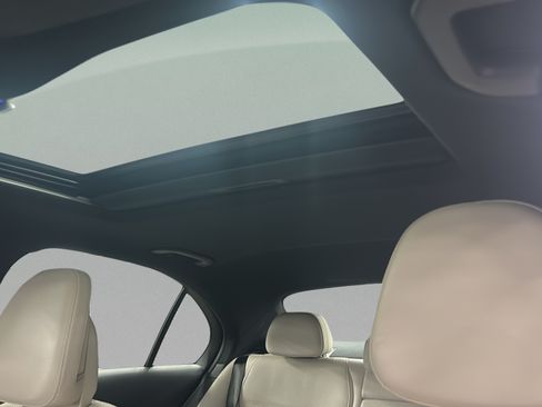 Used 2022 Mercedes-Benz C 300 Sedan image 25
