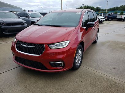 New 2026 Chrysler Pacifica Select